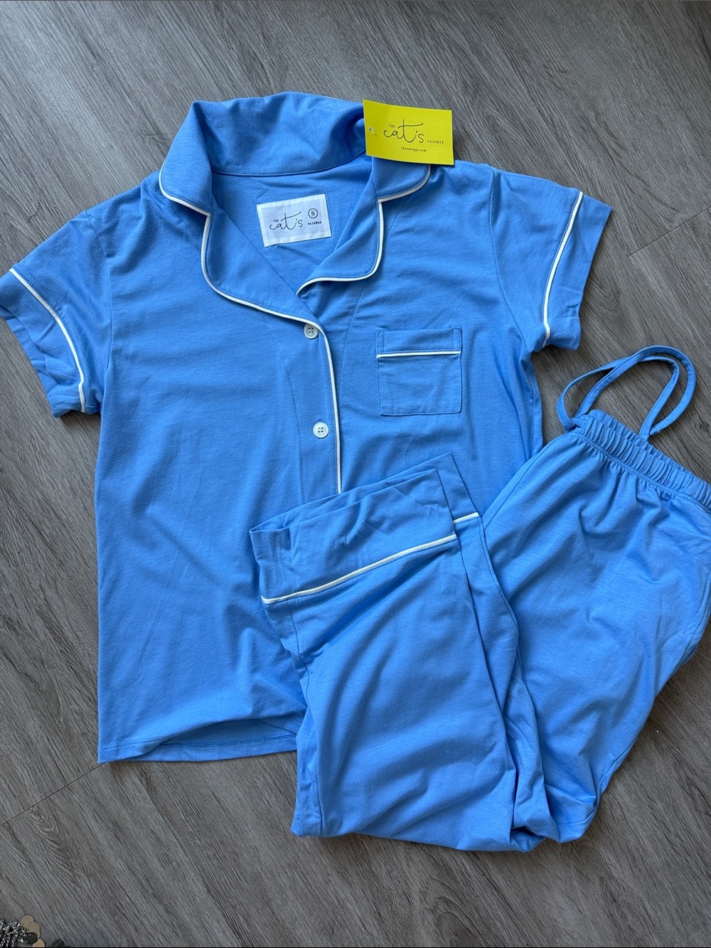 The Cat’s Blue Short-Sleeve Pajama Set
